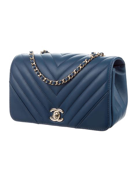 chanel statement chevron